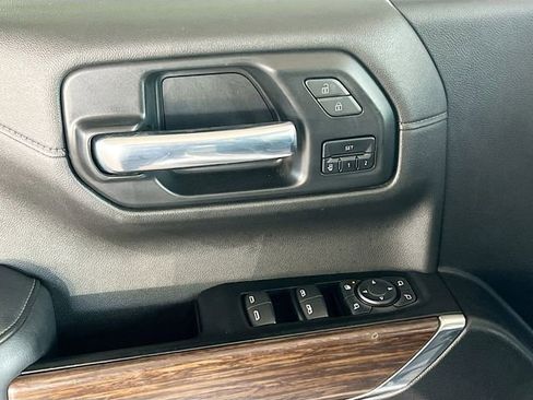 Used 2022 Chevrolet Silverado 1500 High Country image 12