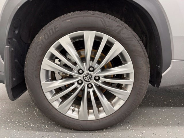 Used 2025 Toyota Highlander Platinum AWD/4WD image 22