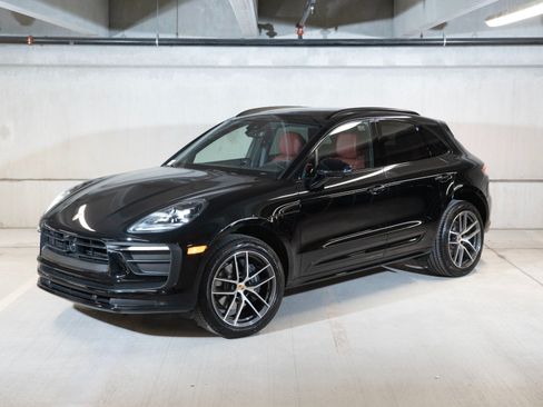 Certified 2026 Porsche Macan AWD/4WD image 1