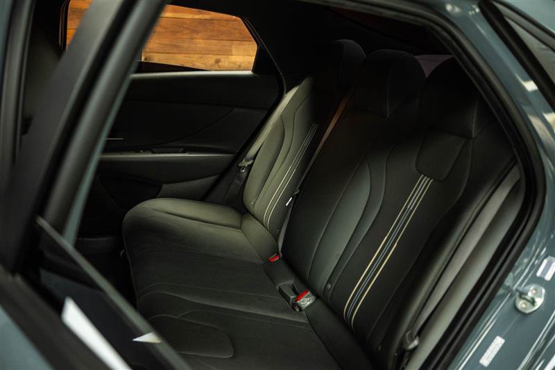 Used 2023 Hyundai Elantra SEL w/ Convenience Package FWD image 10