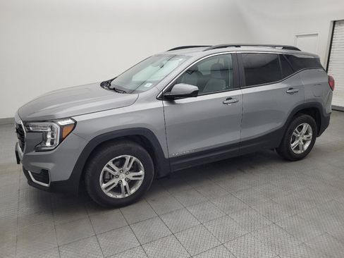 Used 2023 GMC Terrain SLE w/ Driver Convenience Package AWD/4WD image 2