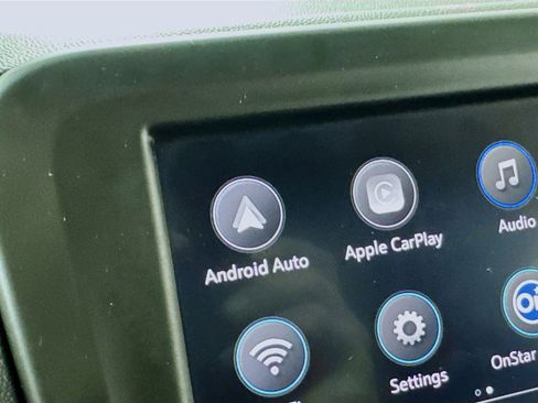 Used 2023 Chevrolet Equinox LT image 2