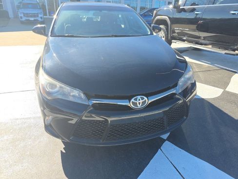 Used 2017 Toyota Camry SE image 10