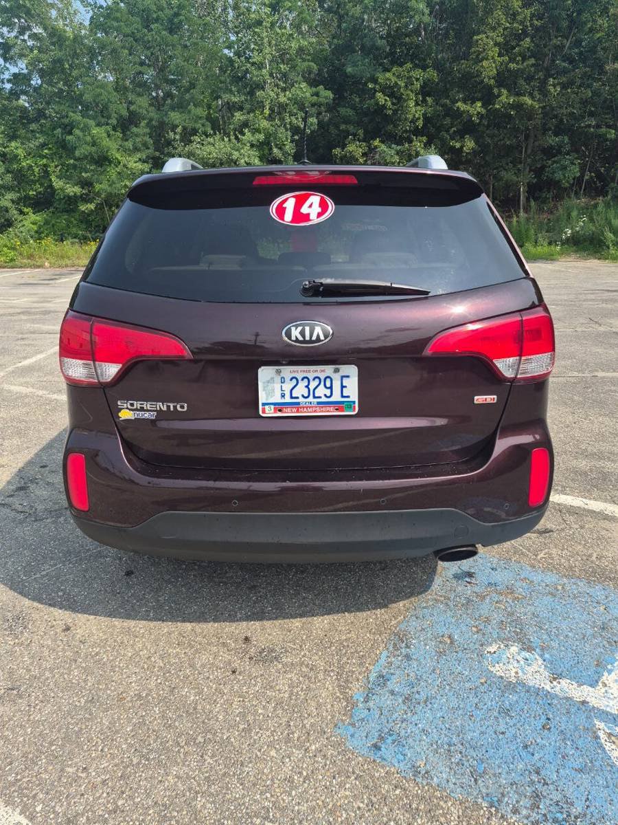 Used 2014 Kia Sorento LX w/ Premium Package AWD/4WD image 4