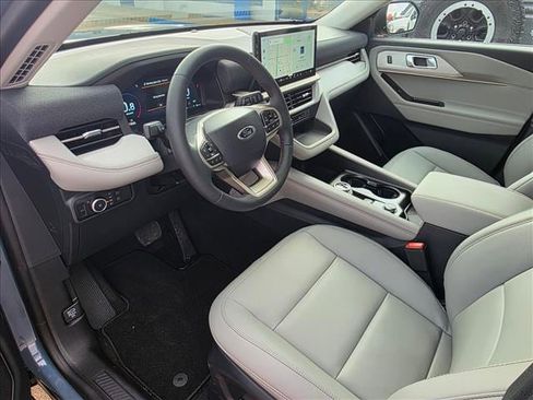 New 2026 Ford Explorer Active image 7