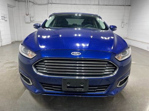 Used 2016 Ford Fusion SE FWD image 2