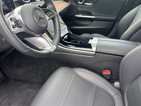 Used 2025 Mercedes-Benz C 300 Sedan image 10