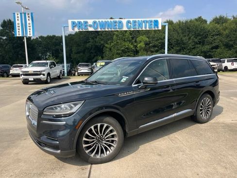 Used 2023 Lincoln Aviator Reserve RWD image 2
