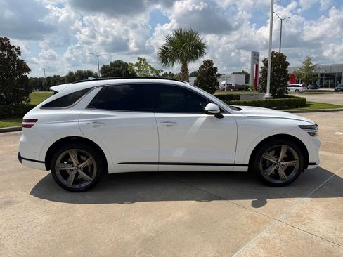 Used 2024 Genesis GV70 3.5T Sport w/ Sport Advanced Package AWD/4WD image 6