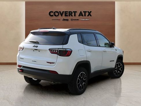New 2026 Jeep Compass Trailhawk w/ Sun, Sound & Navigation Group AWD/4WD image 5