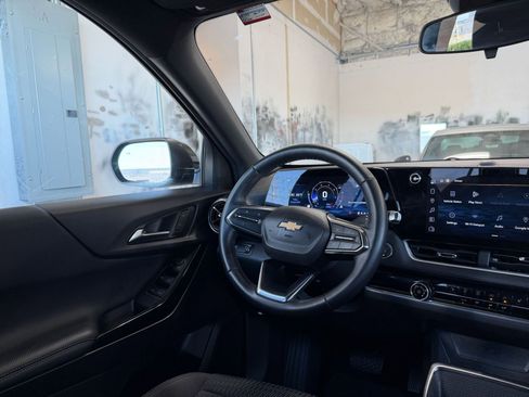 Used 2025 Chevrolet Equinox LT image 33