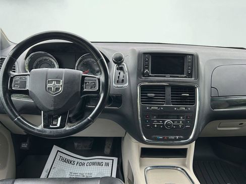 Used 2020 Dodge Grand Caravan SXT w/ Driver Convenience Group FWD image 9