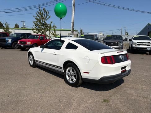 Used 2010 Ford Mustang Coupe RWD image 5
