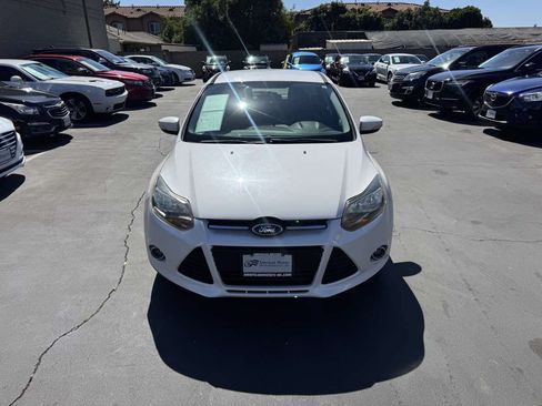 Used 2014 Ford Focus Titanium FWD image 11