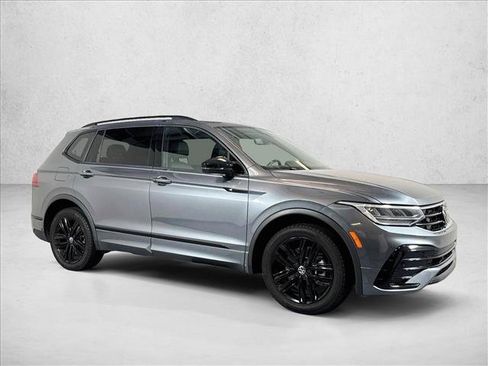 Used 2022 Volkswagen Tiguan SE R-Line FWD image 7