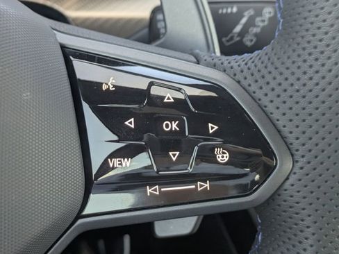 Used 2025 Volkswagen Golf R Black Edition image 24