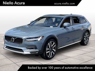 Used 2023 Volvo V90 B6 Cross Country Ultimate AWD/4WD video 1