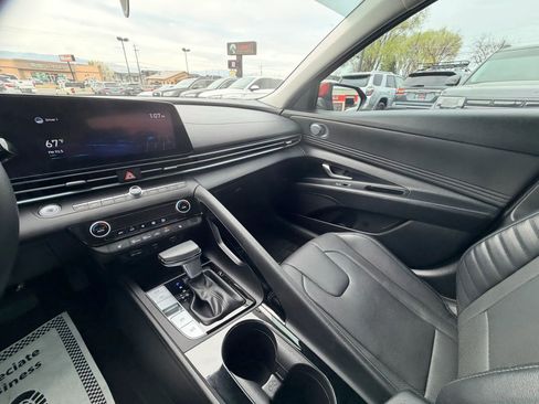 Used 2022 Hyundai Elantra Limited FWD image 20