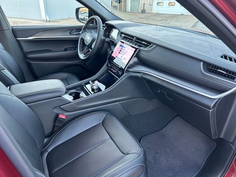 New 2025 Jeep Grand Cherokee L Limited w/ Trailer Tow Package image 25