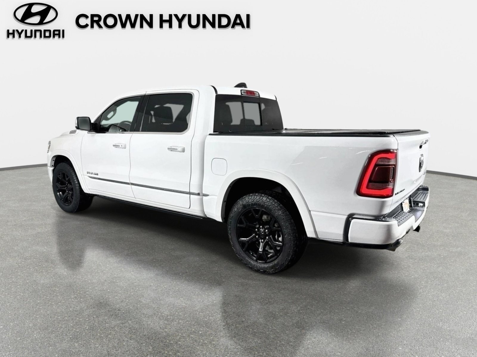 Used 2021 RAM 1500 Limited w/ Body Color Bumper Group AWD/4WD image 8