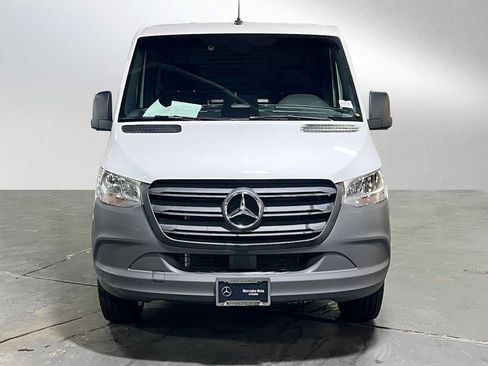 Used 2025 Mercedes-Benz Sprinter 2500 image 8