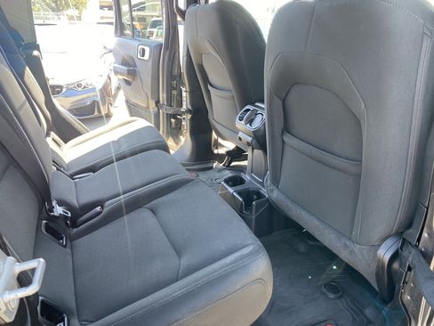 Used 2022 Jeep Gladiator Sport AWD/4WD image 26
