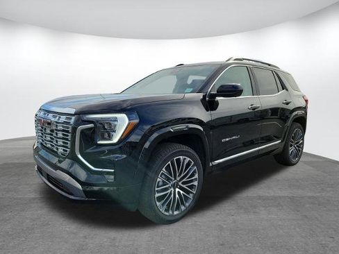 New 2026 GMC Terrain Denali w/ LPO, Floor Liner Package AWD/4WD image 3