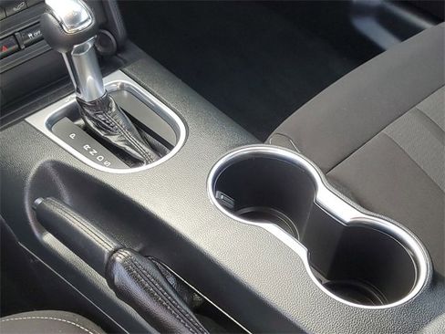 Used 2018 Ford Mustang Coupe image 19