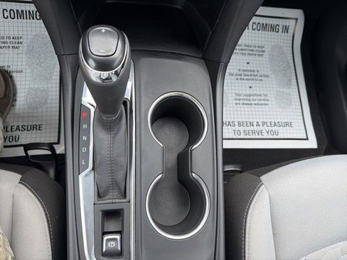 Used 2018 Chevrolet Equinox LS image 24