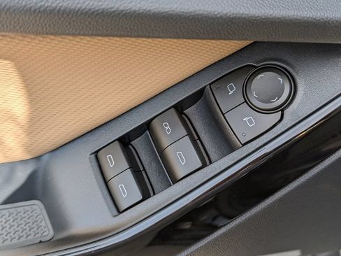 New 2026 Chevrolet Equinox ACTIV w/ Convenience Package III FWD image 14