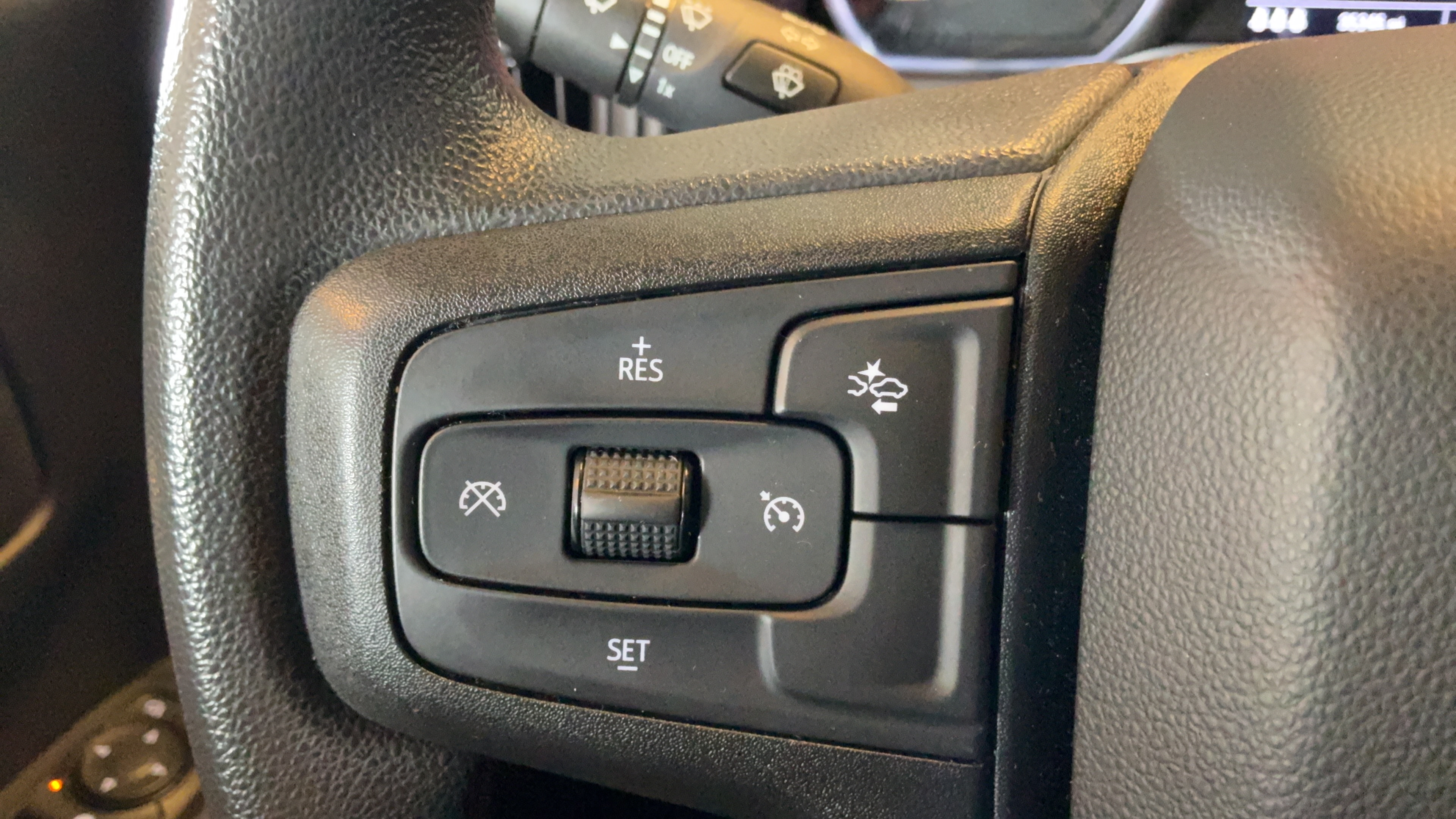 Used 2024 Chevrolet Silverado 1500 Custom RWD image 18