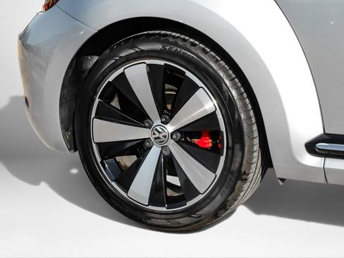 Used 2014 Volkswagen Beetle R-Line FWD image 44