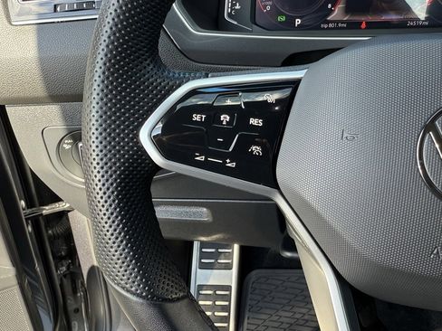 Certified 2024 Volkswagen Tiguan SEL R-Line image 15