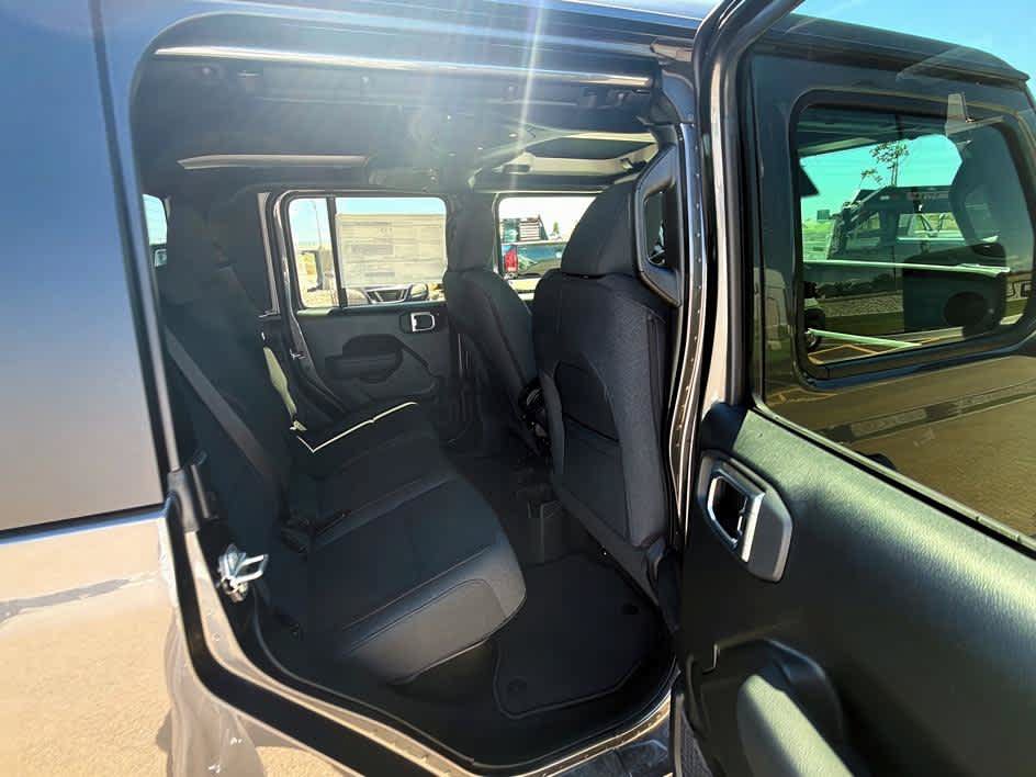 New 2026 Jeep Gladiator Sport AWD/4WD image 24
