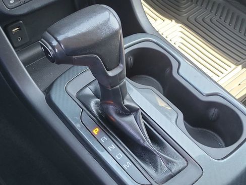 Used 2016 GMC Canyon SLE w/ SLE Convenience Package RWD image 34