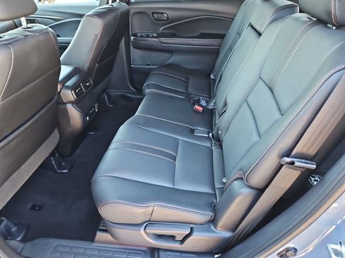 Certified 2025 Honda Passport TrailSport image 18