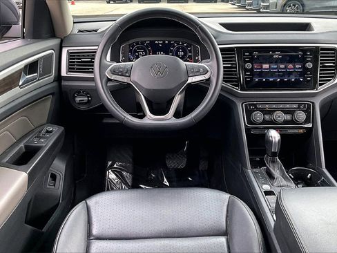 Used 2022 Volkswagen Atlas SE w/ Black Wheel Package image 17
