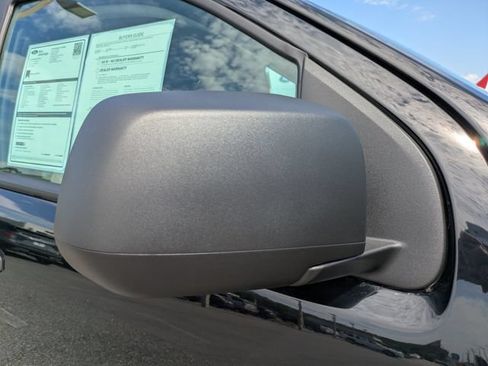 Used 2019 Chevrolet Colorado W/T RWD image 12