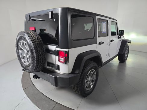 Used 2017 Jeep Wrangler Unlimited Rubicon w/ Connectivity Group image 5