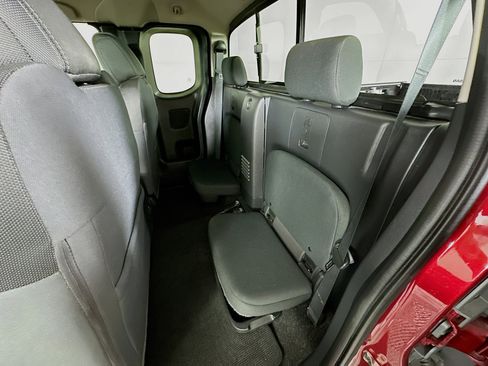 Used 2022 Nissan Frontier SV image 26