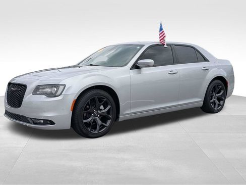Used 2023 Chrysler 300 S RWD image 7