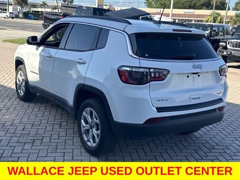 Used 2025 Jeep Compass Latitude AWD/4WD image 8