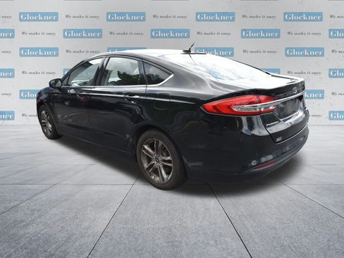 Used 2018 Ford Fusion SE w/ Fusion SE Technology Package FWD image 7