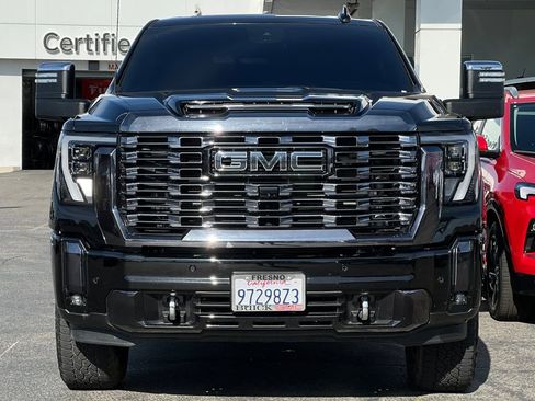Used 2024 GMC Sierra 2500 Denali Ultimate image 9