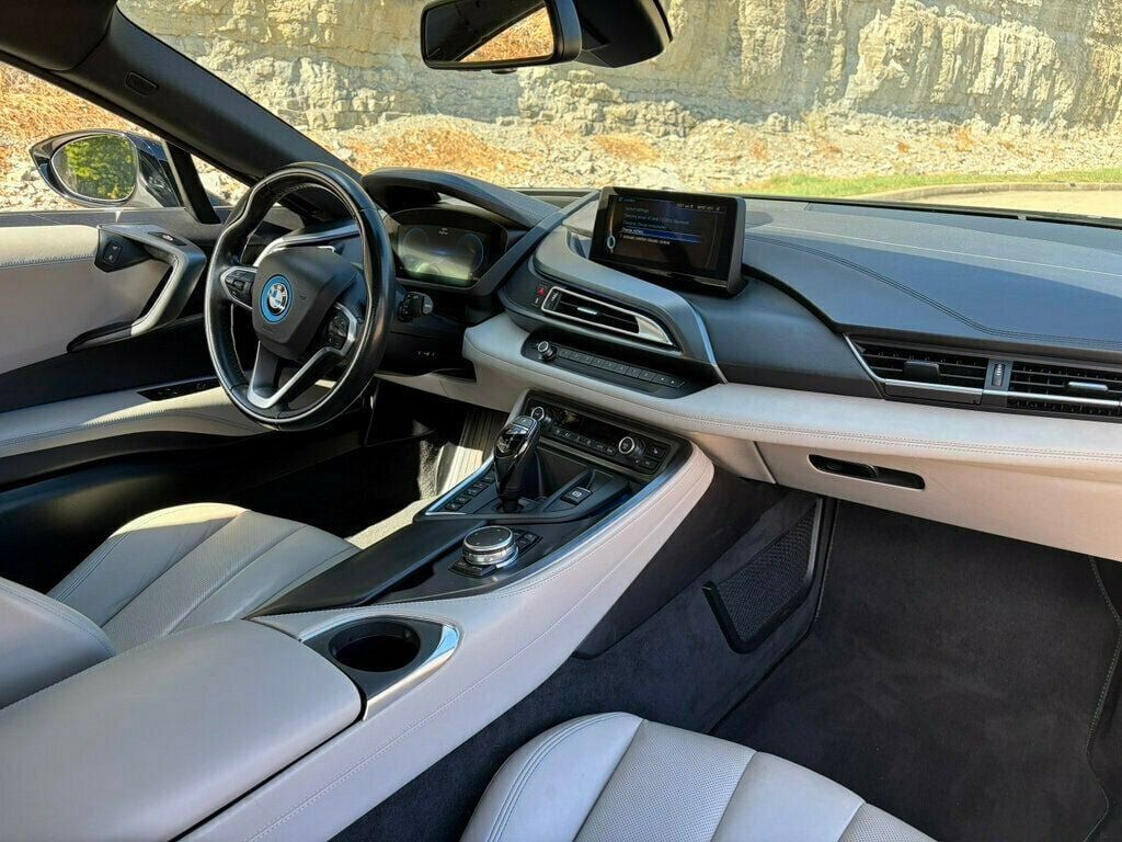 Used 2015 BMW i8 AWD/4WD image 29