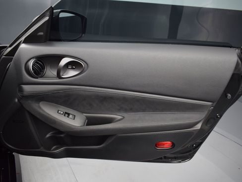 Used 2023 Nissan Z w/ Floor Mat Package (L93) RWD image 14