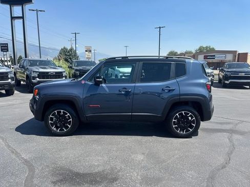 Used 2023 Jeep Renegade Trailhawk AWD/4WD image 4