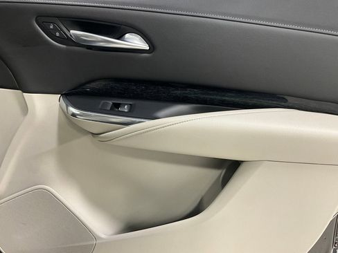 Used 2021 Cadillac XT4 Premium Luxury image 21