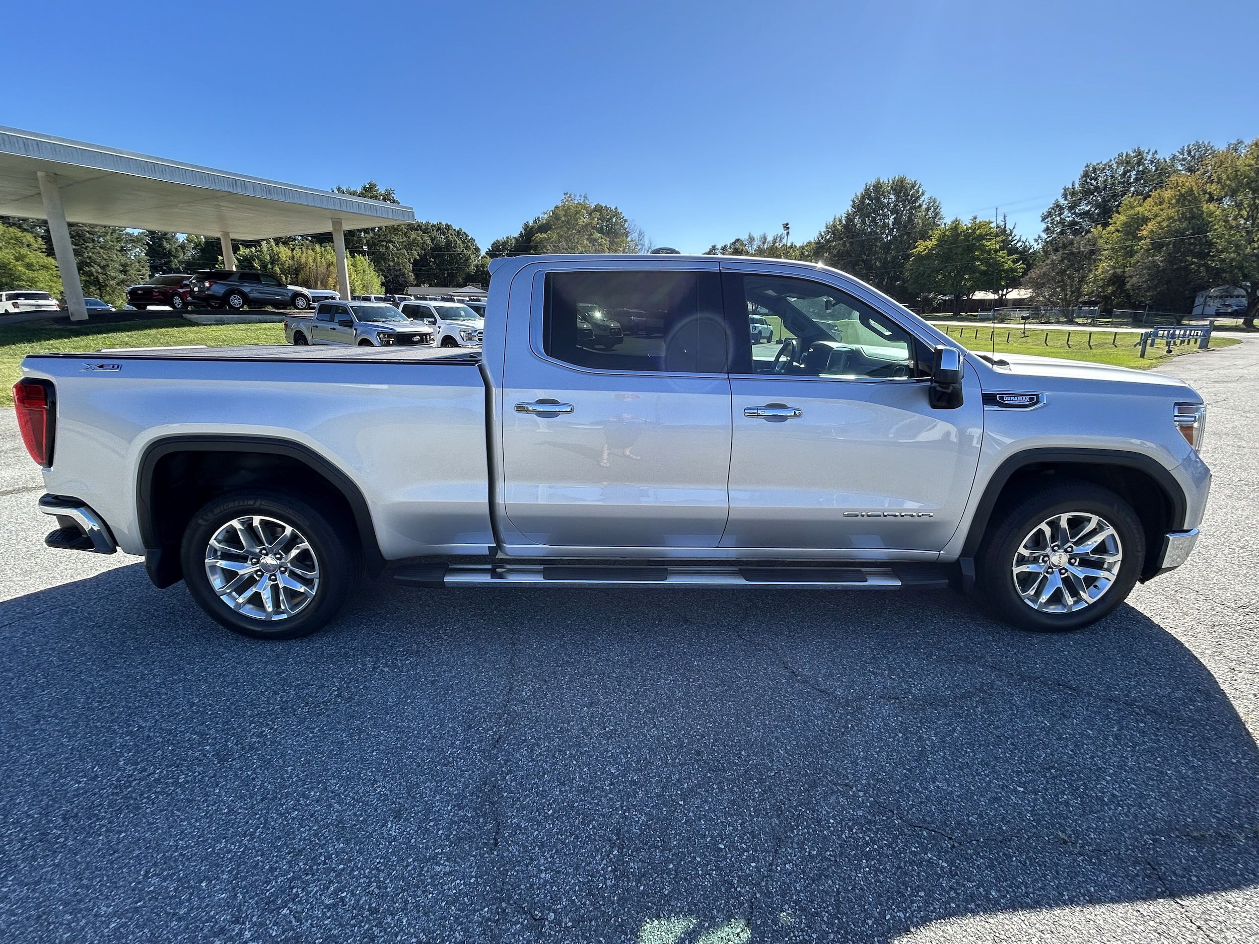 Used 2020 GMC Sierra 1500 SLT w/ SLT Premium Package AWD/4WD image 3