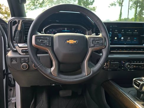 Certified 2023 Chevrolet Silverado 1500 High Country w/ High Country Premium Package AWD/4WD image 16